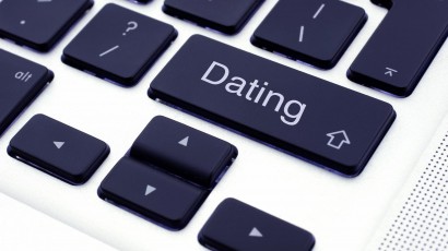 how-to-write-an-online-dating-profile-1069581-flash